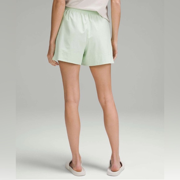 NWT Stretch Woven Relaxed-Fit HR Short, Size S - Picture 3 of 7